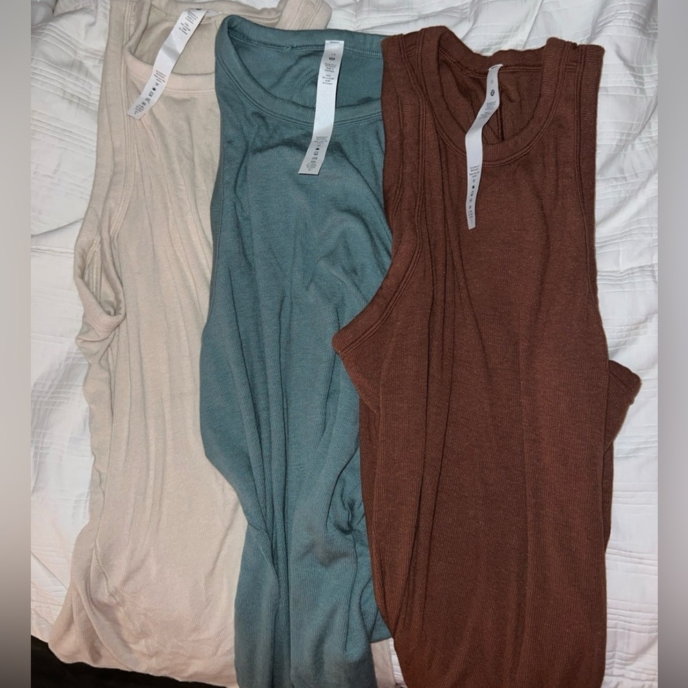 Lululemon hold tight tanks